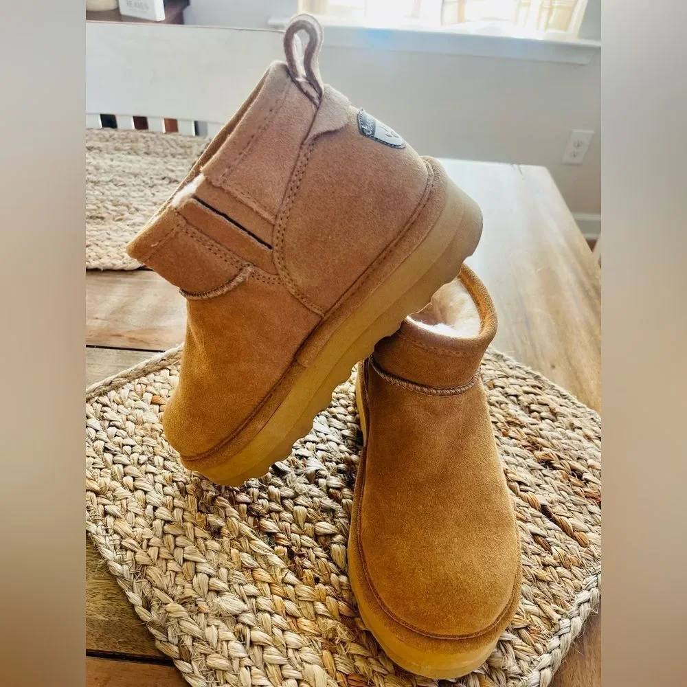 RETRO BearPaw SUPER SHORTY ICED COFFEE ankle boots; Size 4-5. NWOT!